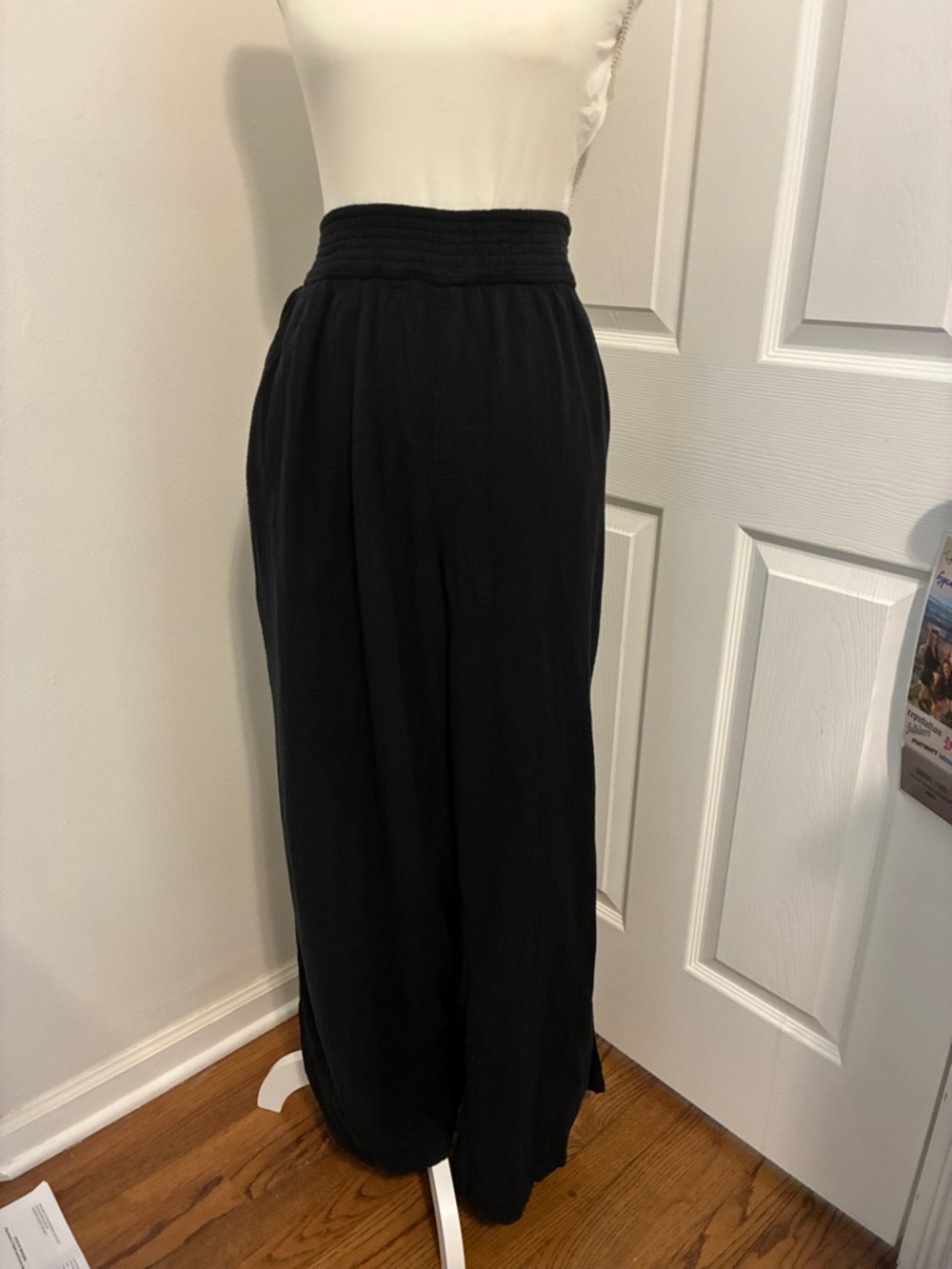 Aerie Gauzy High Waisted Black Pant with pockets and slits!